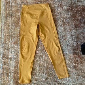 Girlfriend Collective cropped workout pants